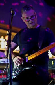 Gruppo musicale ticinese, cover band, pop, dance, rock, musica dal vivo, band, concerti dal vivo, eventi musicali, esibizioni musicali