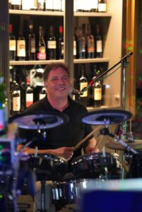 Gruppo musicale ticinese, cover band, pop, dance, rock, musica dal vivo, band, concerti dal vivo, eventi musicali, esibizioni musicali