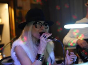 Gruppo musicale ticinese, cover band, pop, dance, rock, musica dal vivo, band, concerti dal vivo, eventi musicali, esibizioni musicali