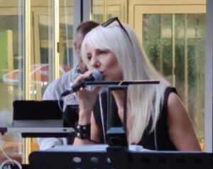 Gruppo musicale ticinese, cover band, pop, dance, rock, musica dal vivo, band, concerti dal vivo, eventi musicali, esibizioni musicali