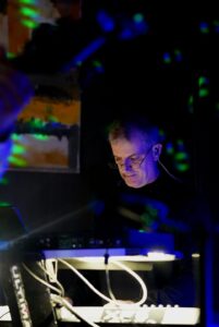 Gruppo musicale ticinese, cover band, pop, dance, rock, musica dal vivo, band, concerti dal vivo, eventi musicali, esibizioni musicali