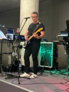 Gruppo musicale ticinese, cover band, pop, dance, rock, musica dal vivo, band, concerti dal vivo, eventi musicali, esibizioni musicali